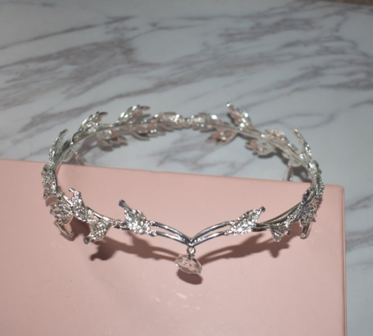 Eyebrow pendant full of rhinestones - Badi Jewellery store