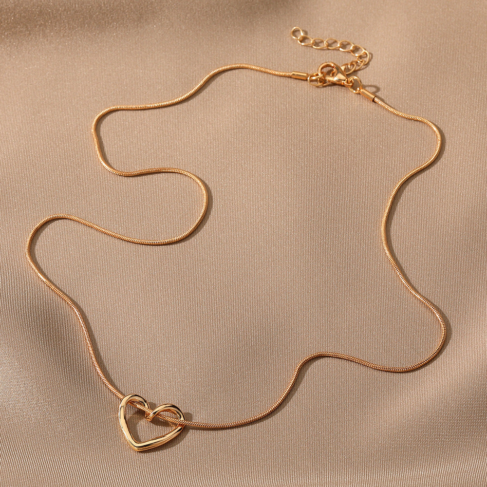 Niche Hollow Heart Necklace For Women - Badi Jewellery store